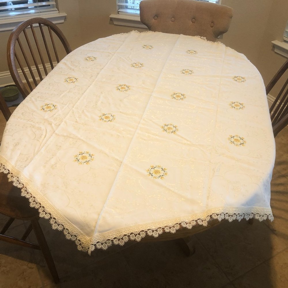 Cross Stitch Hexagon Tablecloth Ivory Yellow Rose Floral Lace Trim Vintage?